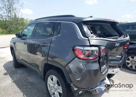 2022 Jeep Compass Latitude 4X4 from USA, damaged, VIN 3C4NJDBB1NT164523